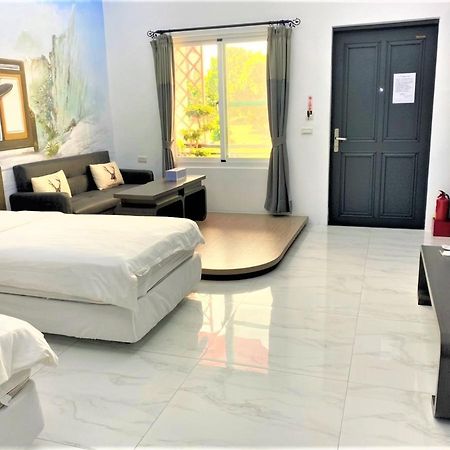 Kenting Hemingway Apartment Bagian luar foto