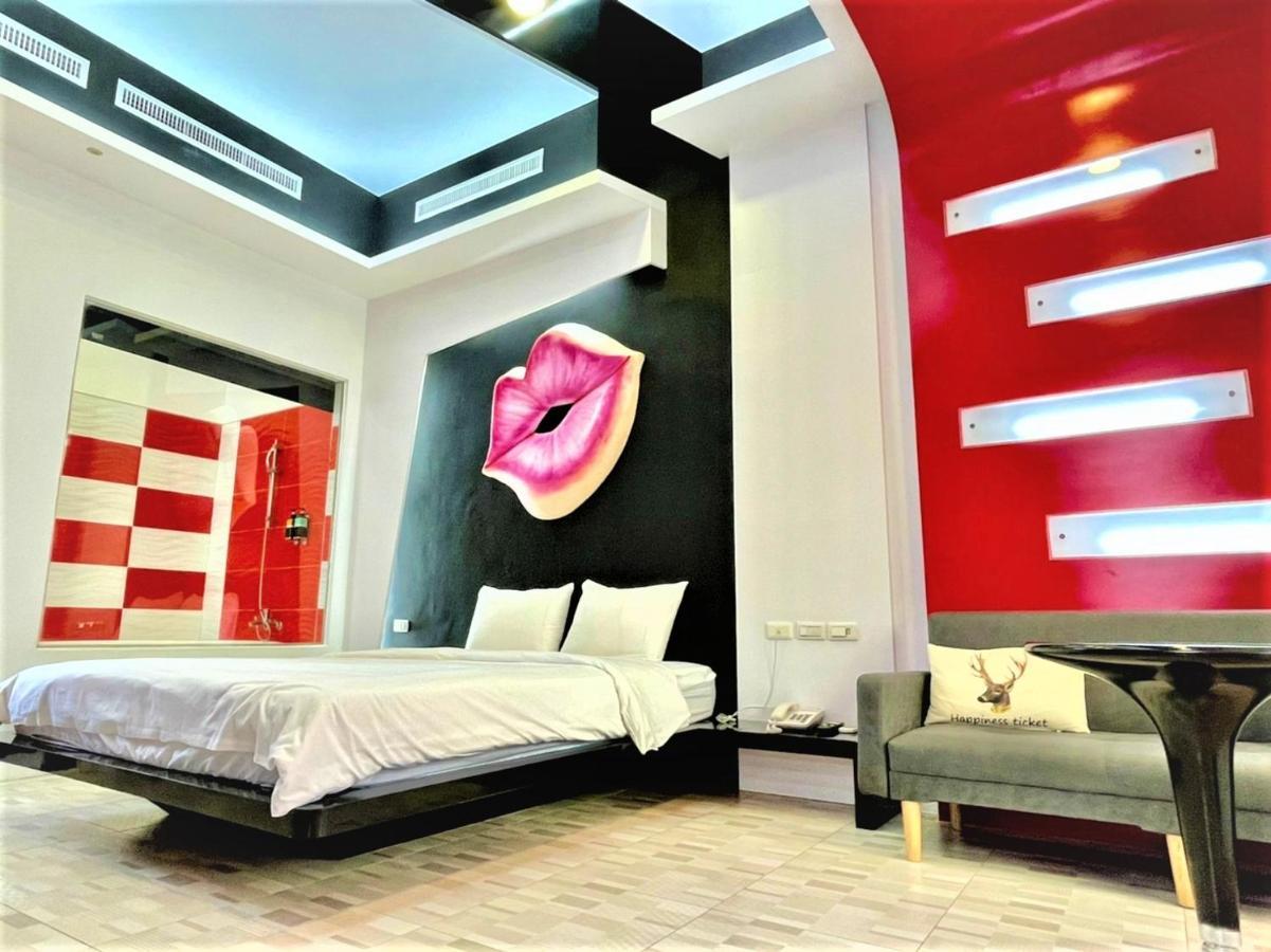 Kenting Hemingway Apartment Bagian luar foto