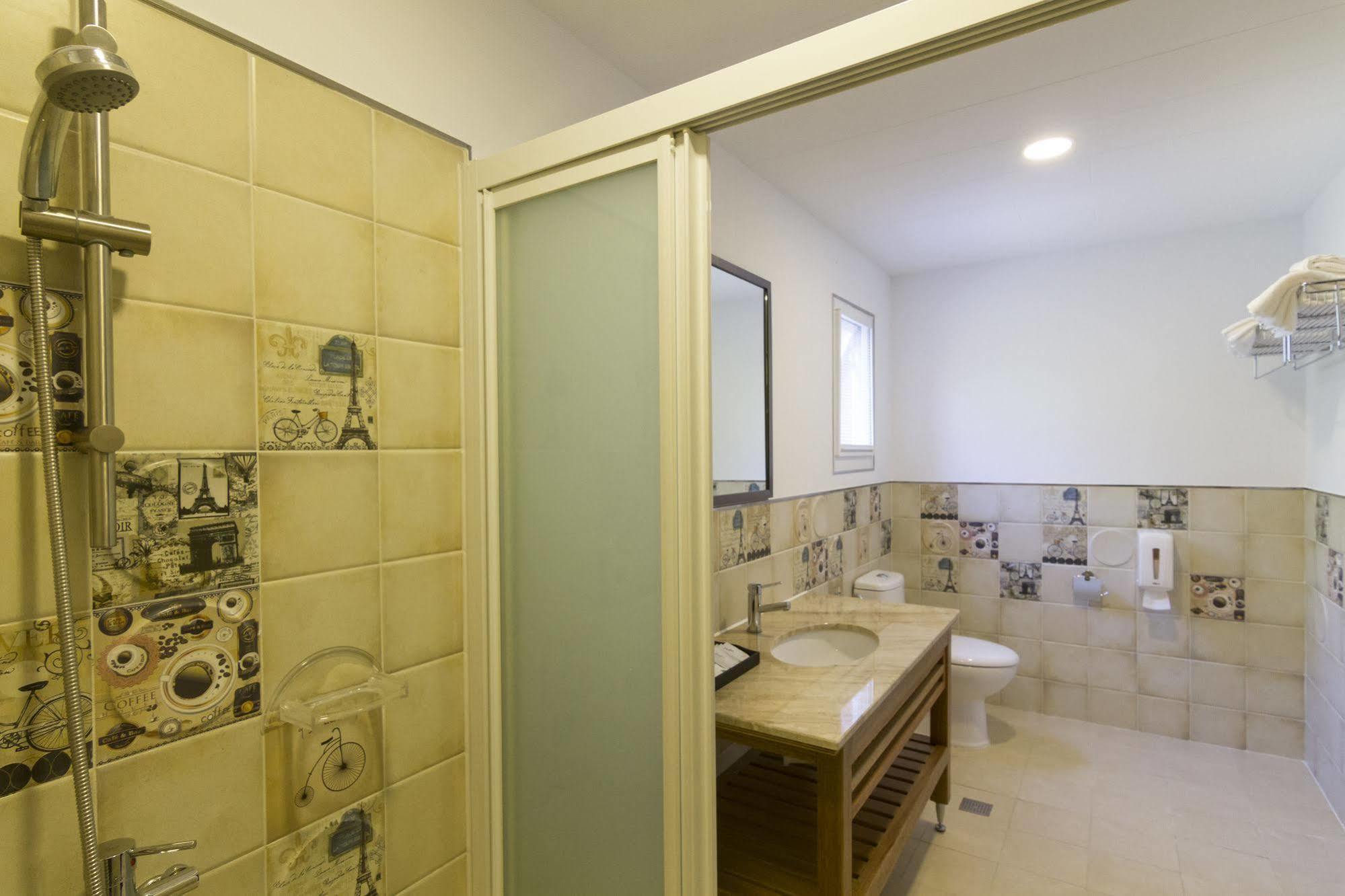 Kenting Hemingway Apartment Bagian luar foto